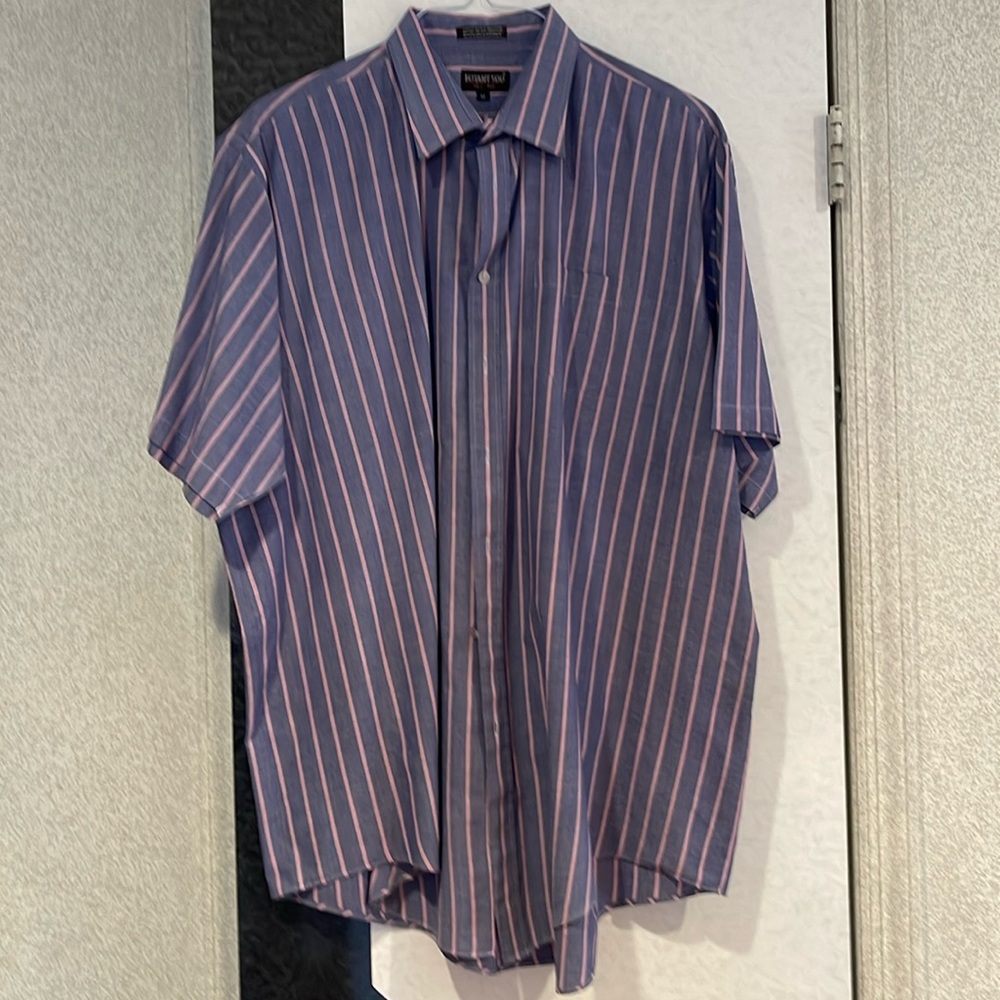 Botany 500 button down men’s shirt